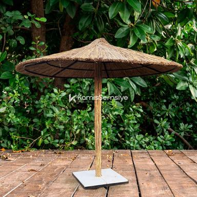 Kamış Şemsiye İle Havuz ve Plaj Dekorasyonu